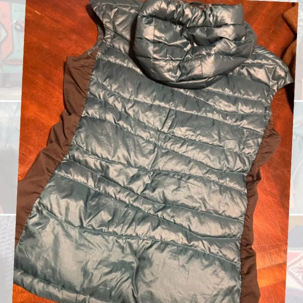 Women's Quilted Hooded Vest - Teal - Picture 2 of 6